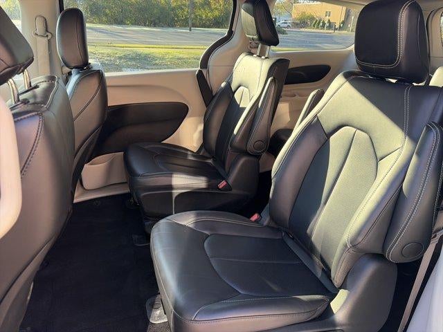 2024 Chrysler Pacifica Hybrid Select FWD