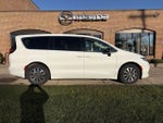 2024 Chrysler Pacifica Hybrid Select FWD