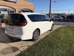 2024 Chrysler Pacifica Hybrid Select FWD