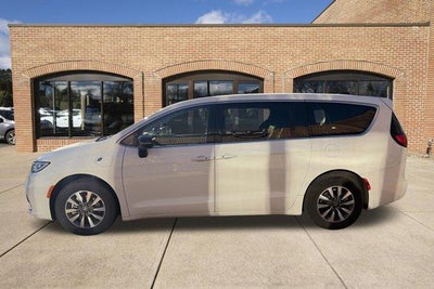 2024 Chrysler Pacifica Hybrid Select FWD