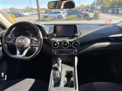 2025 Nissan Sentra SV CVT