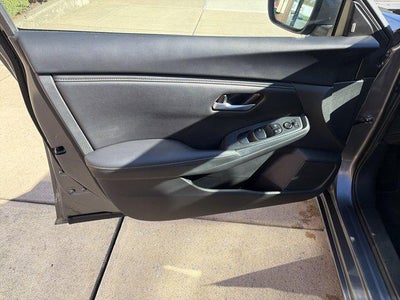 2025 Nissan Sentra SV CVT