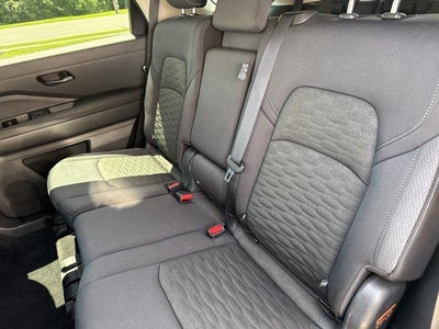 2025 Nissan Pathfinder SV 4WD