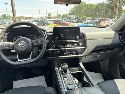 2025 Nissan Pathfinder SV 4WD