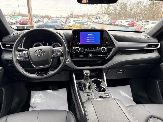 2025 Toyota Highlander XSE AWD (Natl)