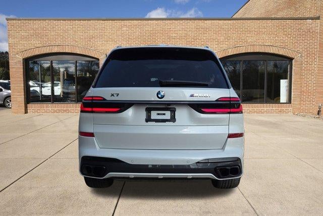 2026 BMW X7 M60i Sports Activity Vehicle