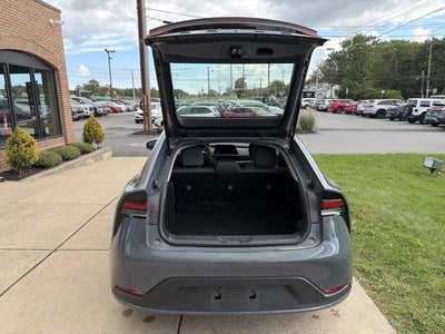 2025 Toyota Prius LE (Natl)