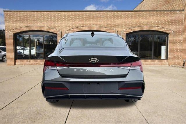 2024 Hyundai ELANTRA SEL IVT