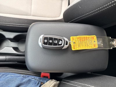 2025 Hyundai VENUE SEL IVT