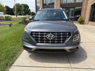 2025 Hyundai VENUE SEL IVT