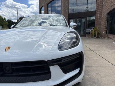 2025 Porsche Macan AWD