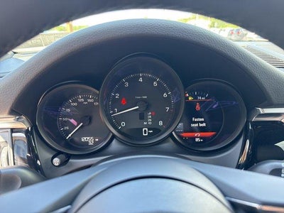 2025 Porsche Macan AWD