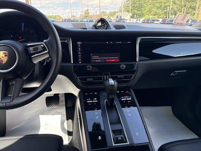 2025 Porsche Macan AWD