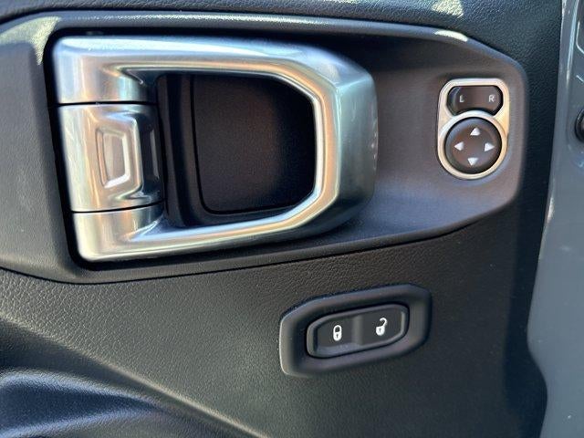 2025 Jeep Gladiator Nighthawk 4x4 *Ltd Avail*
