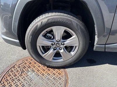 2025 Toyota RAV4 XLE AWD (Natl)