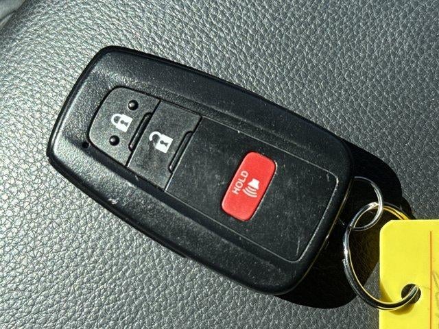 2025 Toyota RAV4 XLE AWD (Natl)