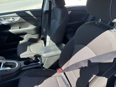 2023 Kia Forte LXS IVT