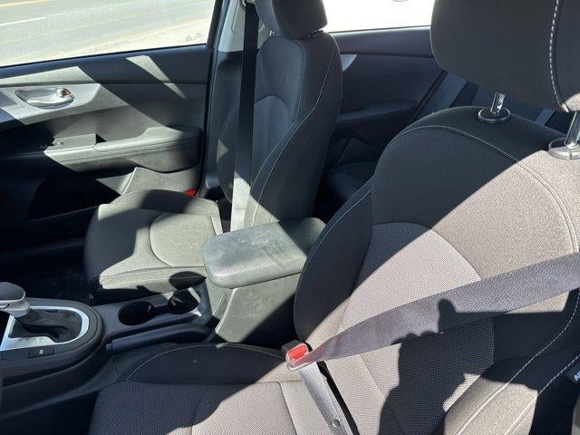 2023 Kia Forte LXS IVT