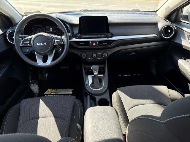 2023 Kia Forte LXS IVT