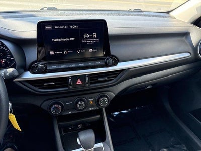 2023 Kia Forte LXS IVT