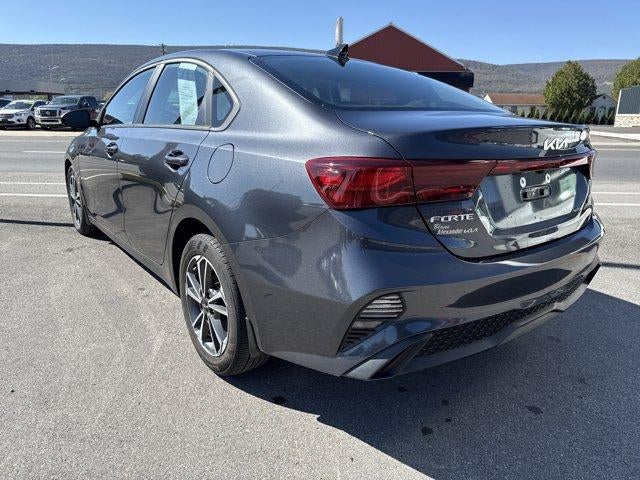 2023 Kia Forte LXS IVT