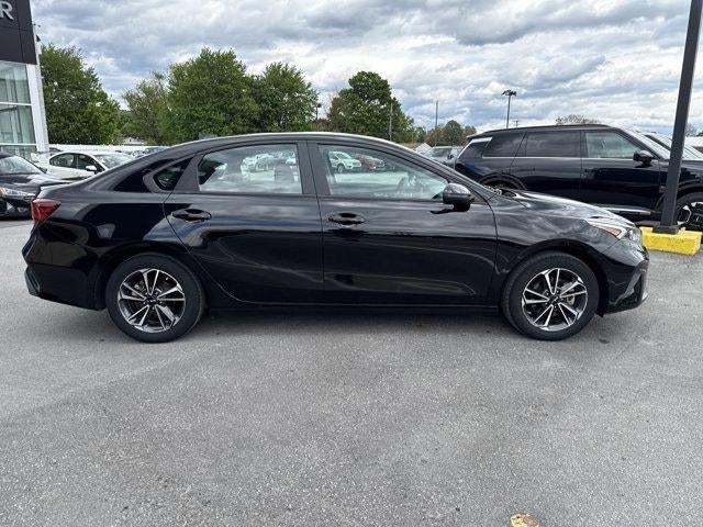 2023 Kia Forte LXS IVT