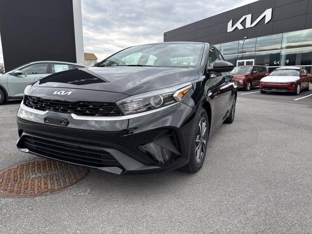 2023 Kia Forte LXS IVT
