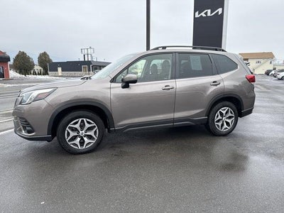 2022 Subaru Forester Premium CVT