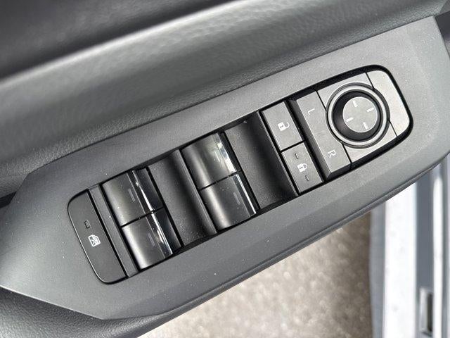 2024 Toyota Prius LE (Natl)