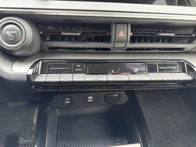 2024 Toyota Prius LE (Natl)