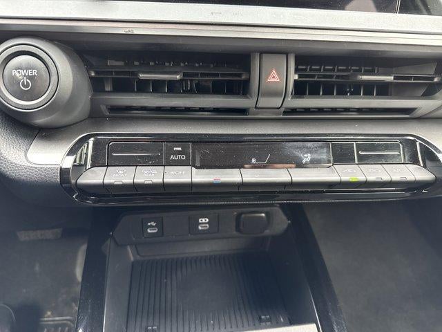 2024 Toyota Prius LE (Natl)