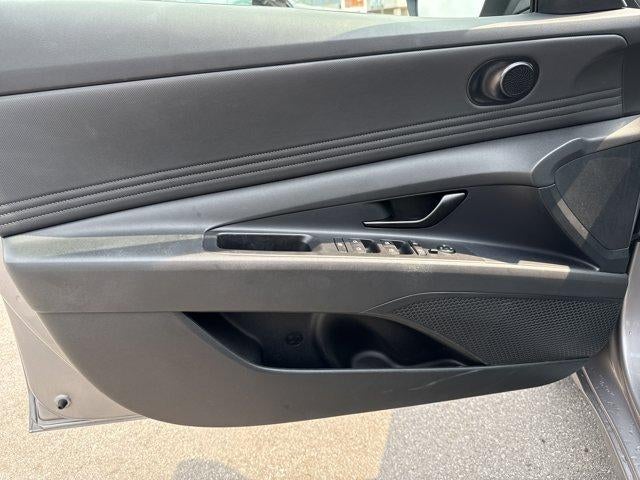 2025 Hyundai ELANTRA SEL Sport IVT