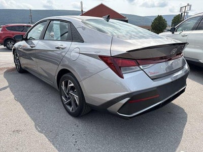 2025 Hyundai ELANTRA SEL Sport IVT