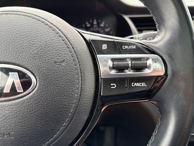 2017 Kia Cadenza Premium Sedan