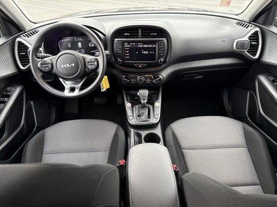 2023 Kia Soul LX IVT