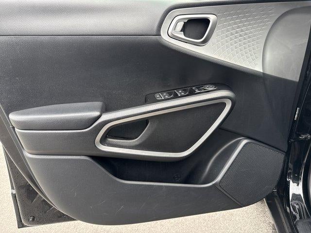 2023 Kia Soul LX IVT