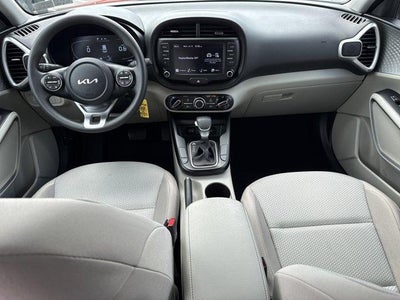 2023 Kia Soul LX IVT