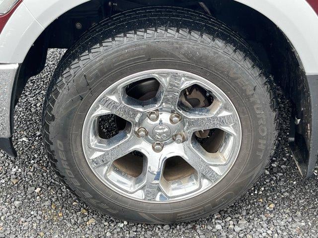 2016 RAM 1500 4WD Crew Cab 5.7 Ft Box Laramie