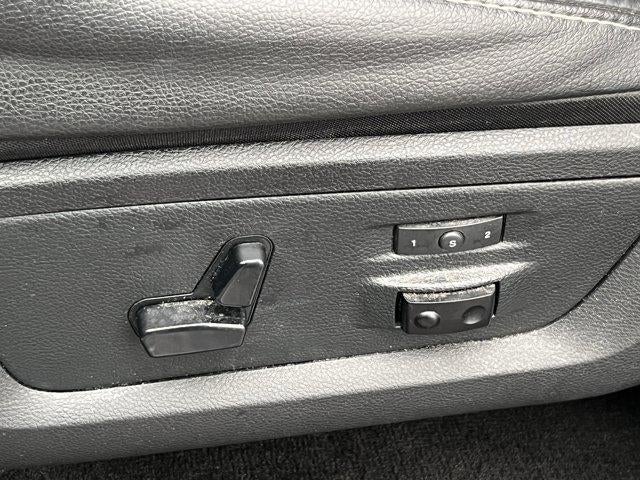 2016 RAM 1500 4WD Crew Cab 5.7 Ft Box Laramie