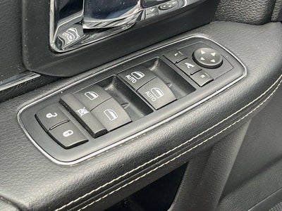 2016 RAM 1500 4WD Crew Cab 5.7 Ft Box Laramie