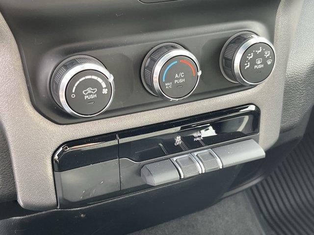 2022 RAM 1500 Big Horn 4x4 Quad Cab 6'4" Box