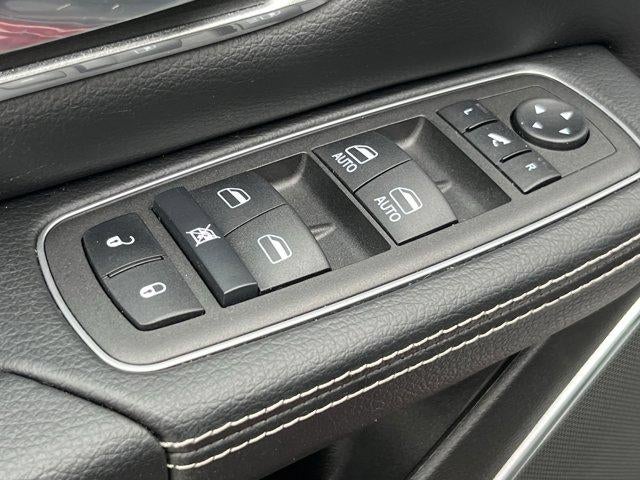 2023 RAM 1500 Laramie 4x4 Crew Cab 5'7" Box