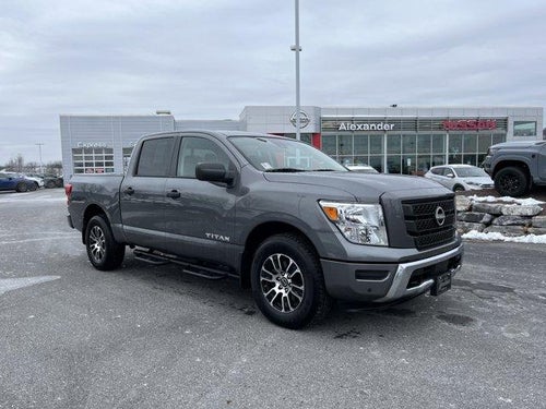 2024 Nissan Titan 4x4 Crew Cab SV
