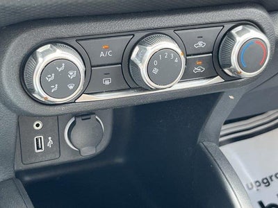 2022 Nissan Kicks S FWD