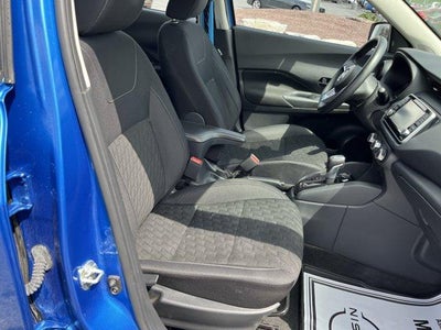 2022 Nissan Kicks S FWD