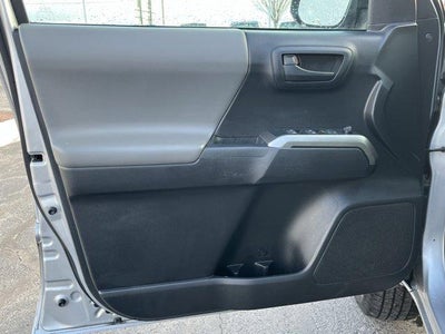 2019 Toyota Tacoma 2WD 2WD SR5 Double Cab 5' Bed V6 AT (GS)