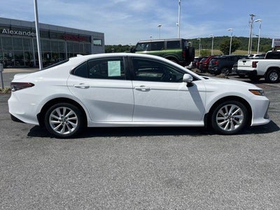 2023 Toyota Camry LE Auto (SE)