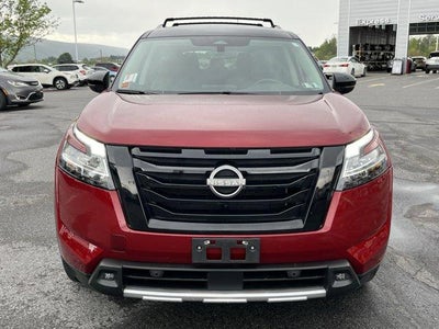 2023 Nissan Pathfinder SL 4WD