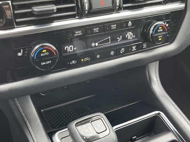 2023 Nissan Pathfinder SL 4WD