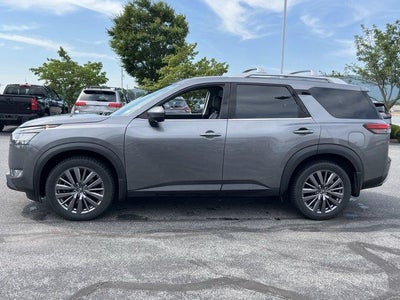 2023 Nissan Pathfinder SL 4WD